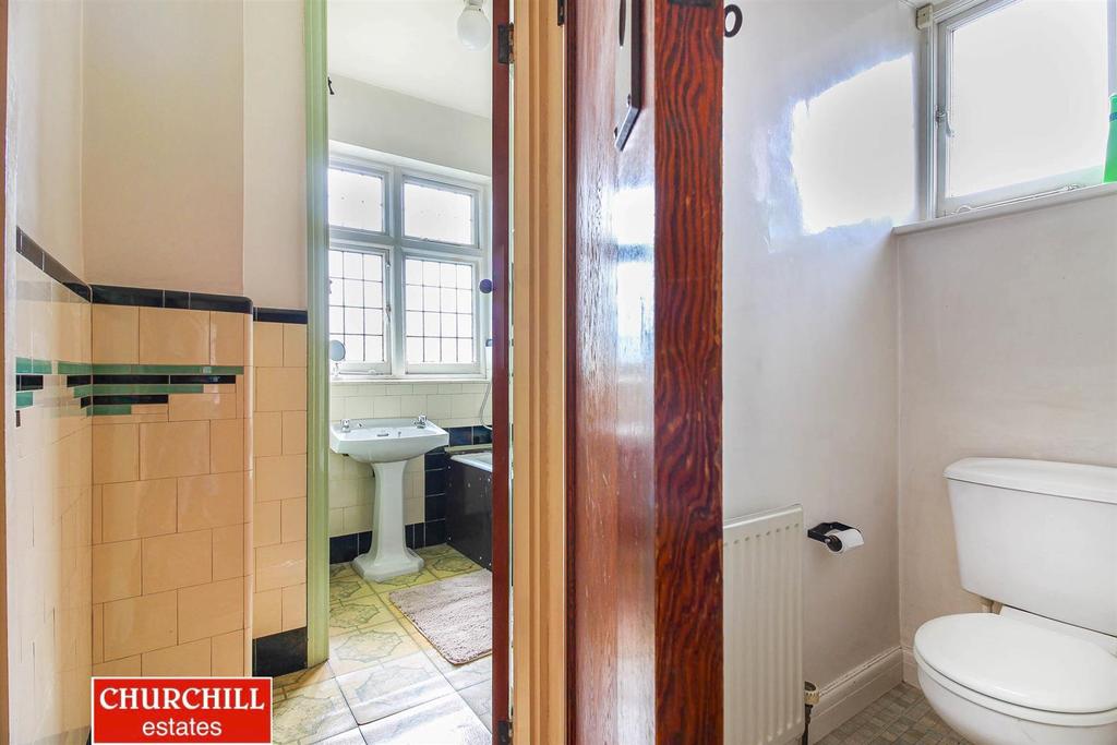 Bathroom3.jpg