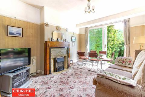 36 Forest Edge, Buckhurst Hill, IG9 5AA