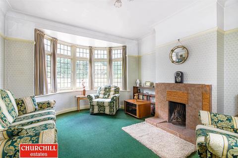 36 Forest Edge, Buckhurst Hill, IG9 5AA