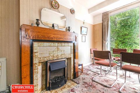 36 Forest Edge, Buckhurst Hill, IG9 5AA