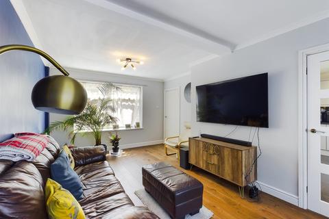 33 Claygate Crescent, New Addington, Croydon, CR0 0RA