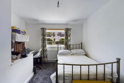 33 Claygate Crescent, New Addington, Croydon, CR0 0RA