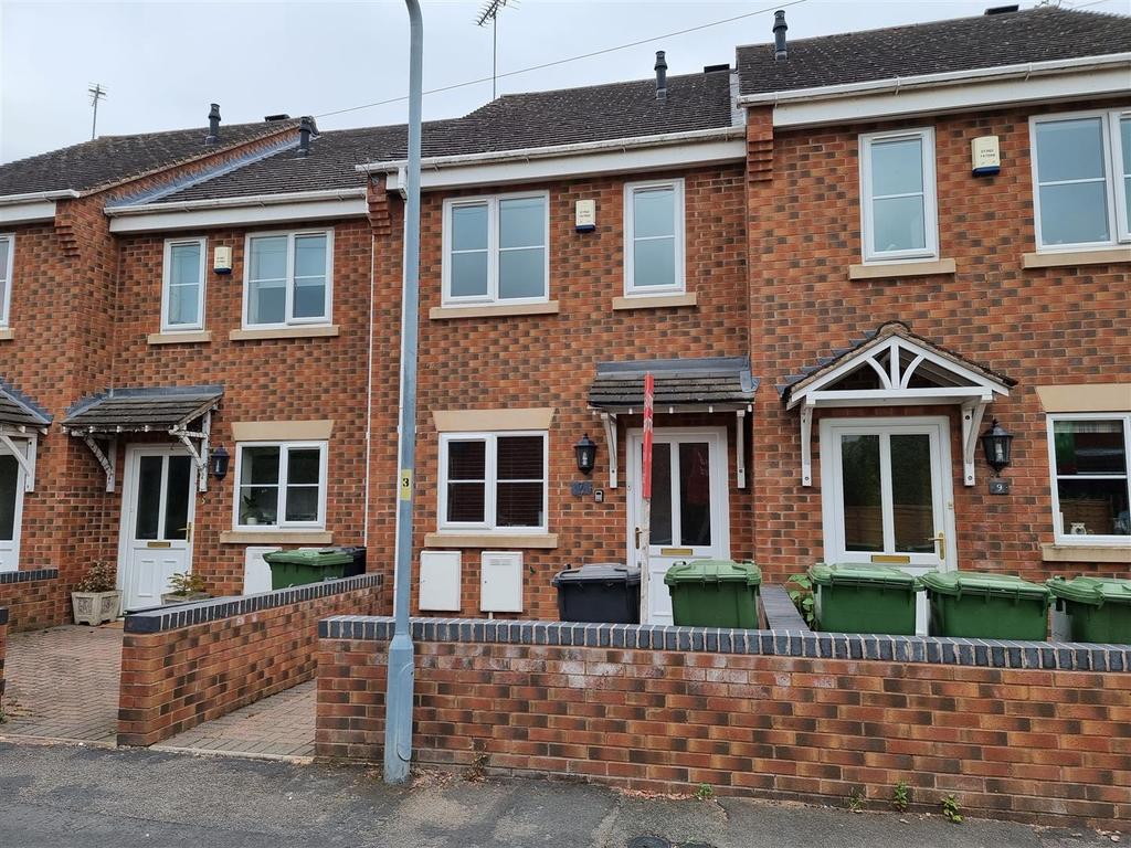 Lorne Grove, Kidderminster 2 bed terraced house £725 pcm (£167 pw)