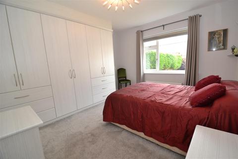 51 Back Lane, Queensbury, Bradford, BD13 1HB