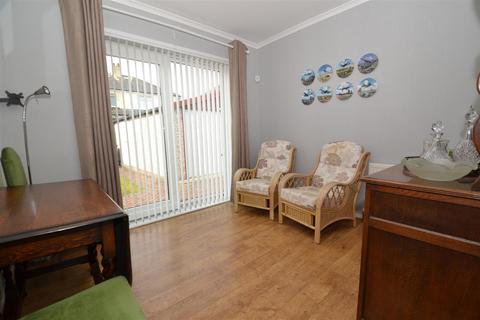 51 Back Lane, Queensbury, Bradford, BD13 1HB