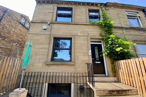 150 Blacker Road, Huddersfield, HD1 5HH