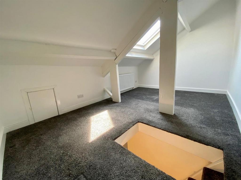 Attic room.jpg