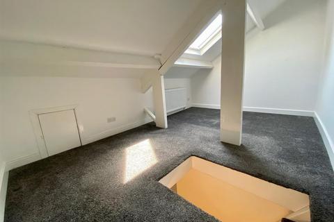 150 Blacker Road, Huddersfield, HD1 5HH
