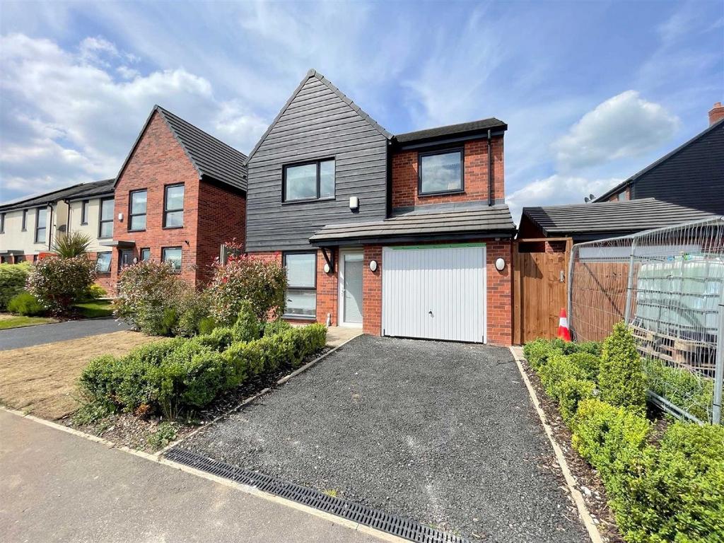 Cambrian Way, Bucknall 4 bed detached house for sale £270,000