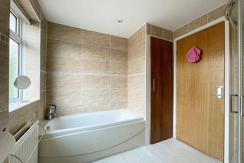 35 Baslow Crescent, Dodworth, Barnsley, S75 3SG