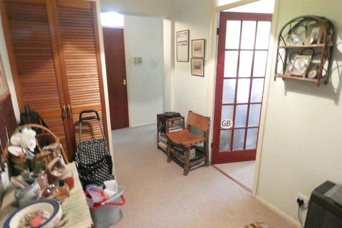 2 bedroom ground floor flat for sale - Kenelm Court, Kenelm Road, Sutton Coldfield