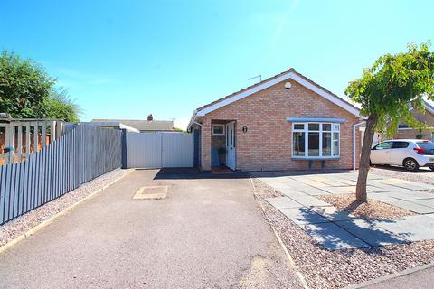 2 bedroom detached bungalow for sale - Yeomans Dale, East Goscote