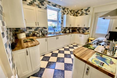 9 bedroom townhouse for sale - Y Maes, Criccieth