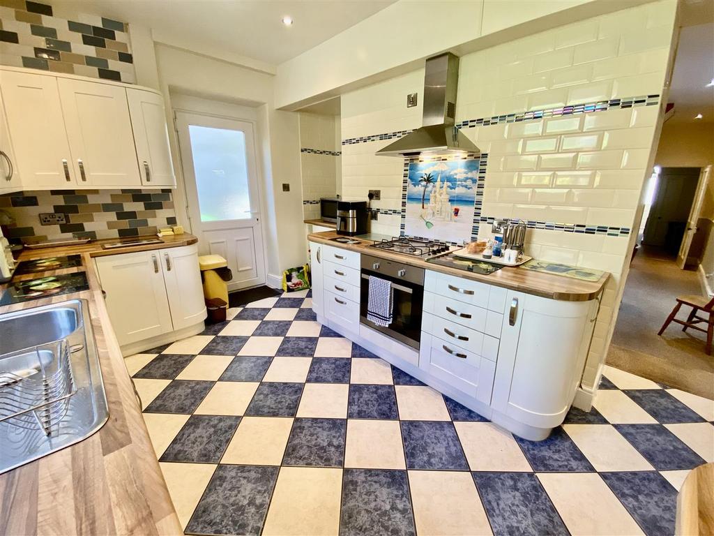 28695408-0819-45 C2-9 B65-514675940 A72.jpeg