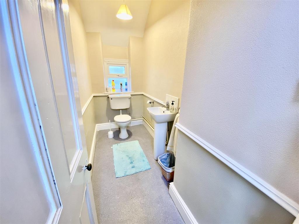 04 C60 E20-739 C-442 F-87 B3-F312416556 B6.jpeg