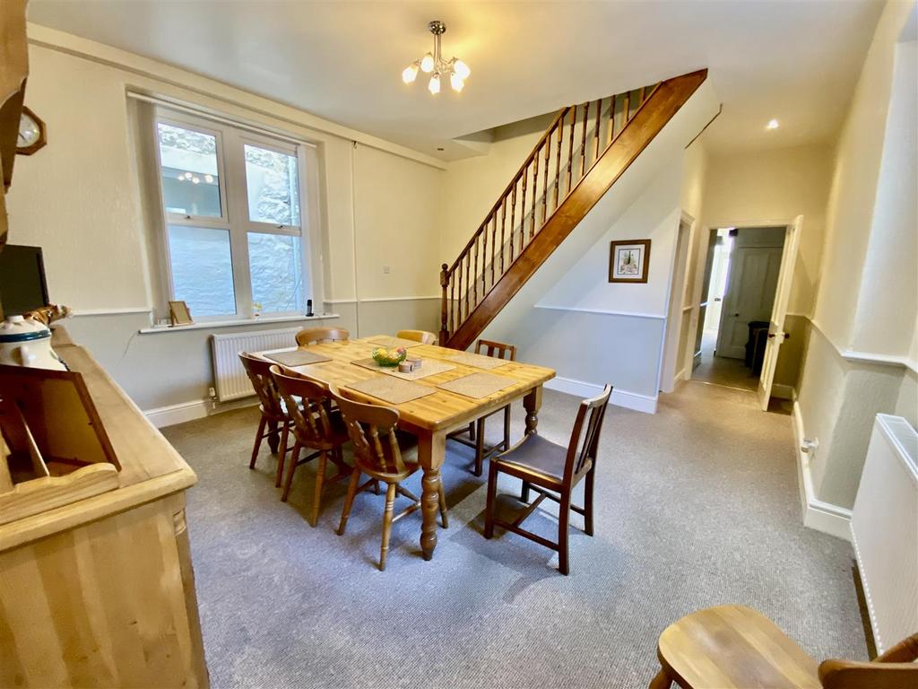 E3479270-28 B7-45 E4-AAEA-F502 F94 B41 F7.jpeg