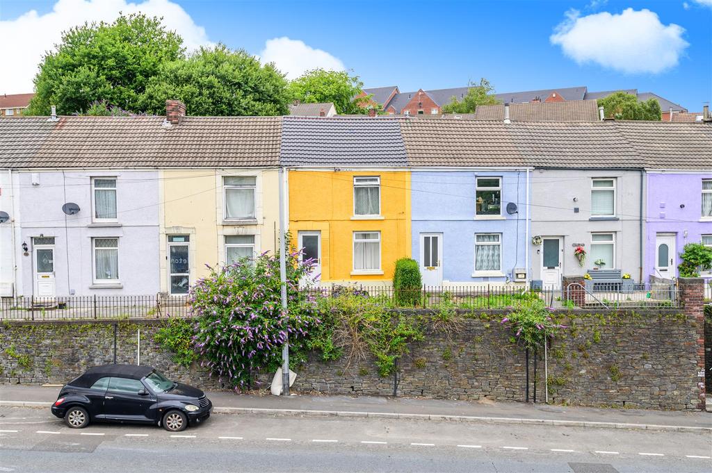 Carmarthen Road, Cwmbwrla, Swansea 2 bed terraced house £100,000