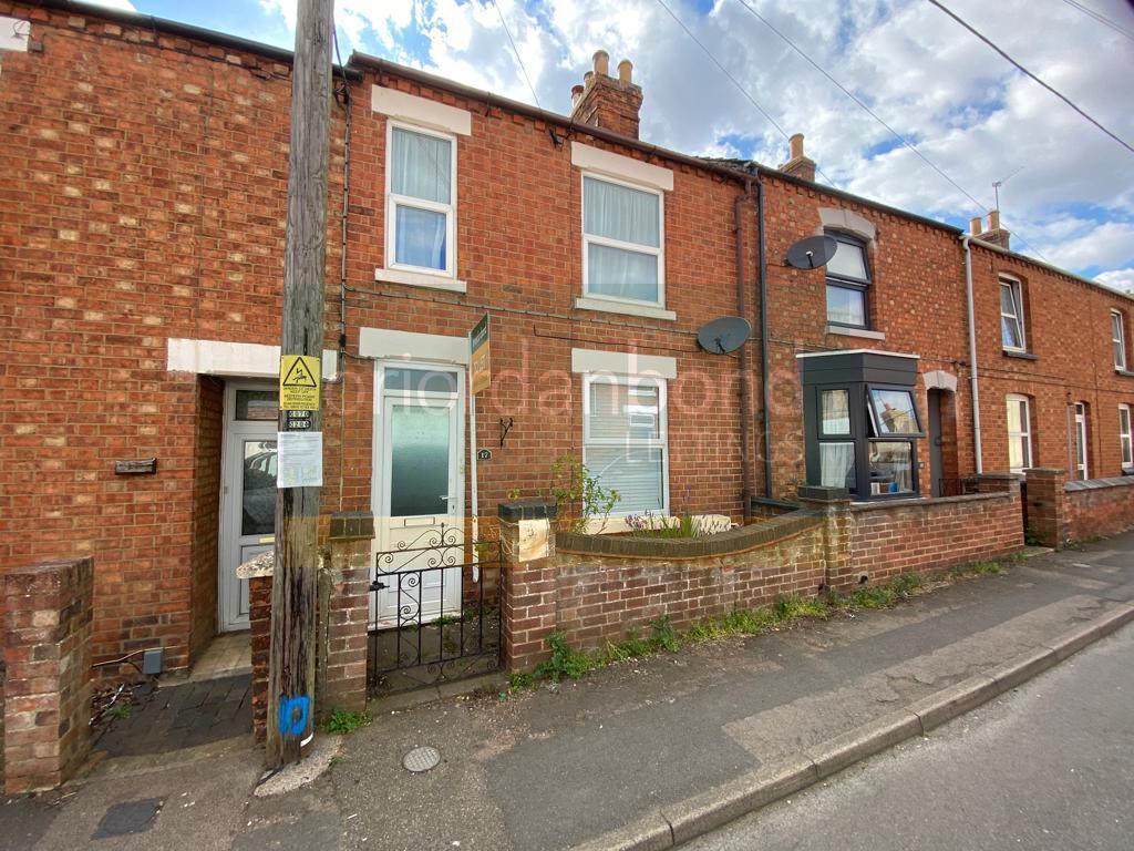 North Road, Earls Barton, Northamptonshire, NN6 3 bed terraced house