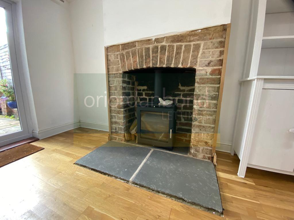 North Road, Earls Barton, Northamptonshire, NN6 3 bed terraced house