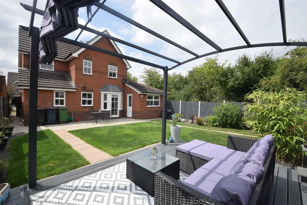 Hallam Drive, Berwick Grange, Shrewsbury 3 bed detached house £325,000