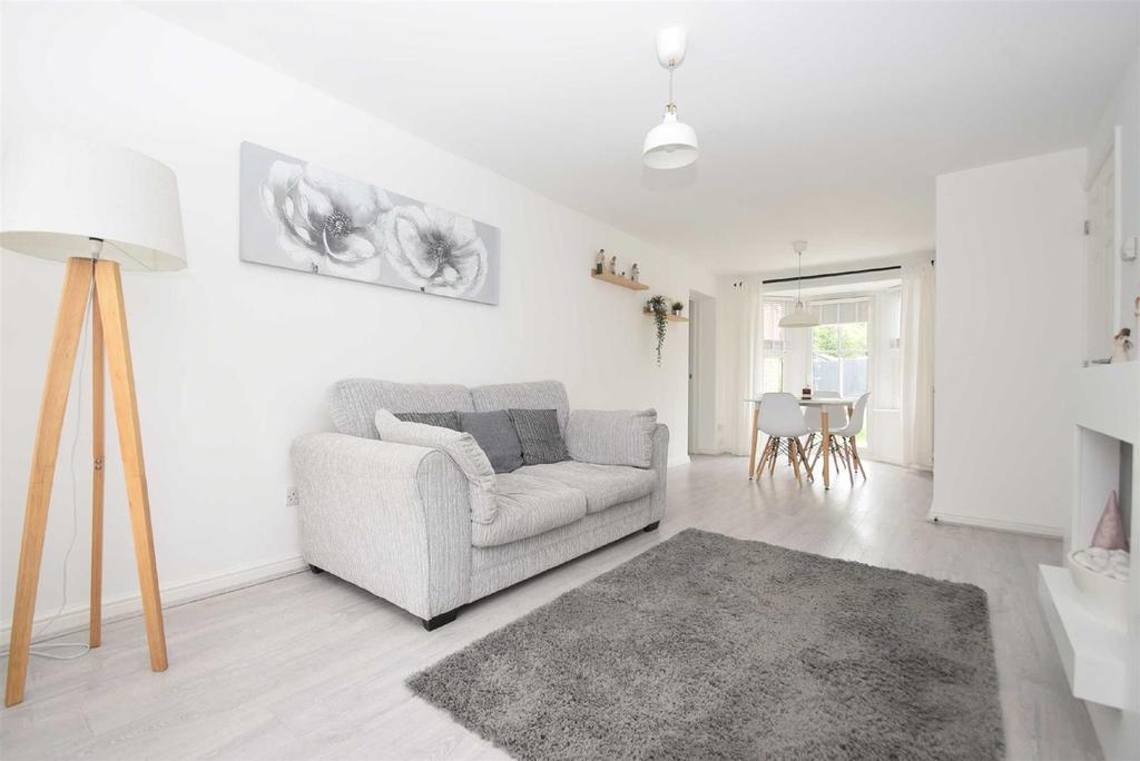 Hallam Drive, Berwick Grange, Shrewsbury 3 bed detached house £325,000
