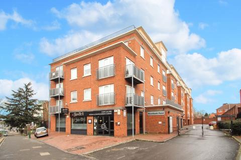 3 bedroom apartment for sale, Riverbank Point, Uxbridge, Greater London