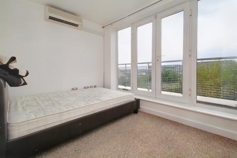 3 bedroom apartment for sale, Riverbank Point, Uxbridge, Greater London