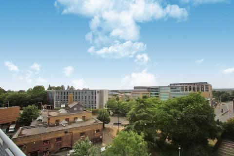3 bedroom flat for sale, High Street, Uxbridge, UB8