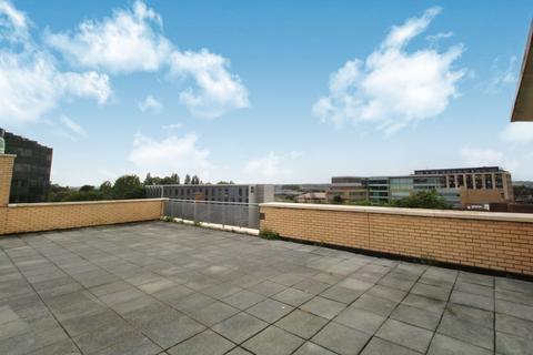 3 bedroom flat for sale, High Street, Uxbridge, UB8