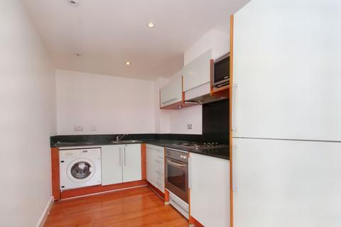 3 bedroom flat for sale, High Street, Uxbridge, UB8