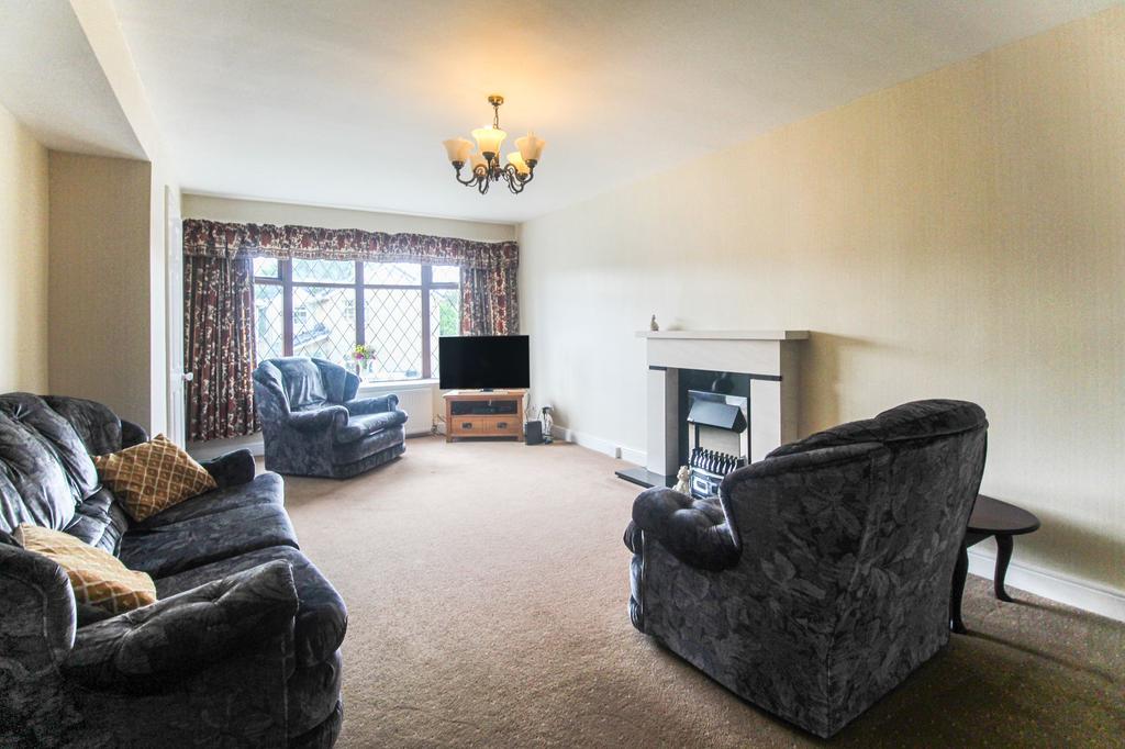 Kirklees Drive, Farsley, LS28 4 bed detached house £325,000