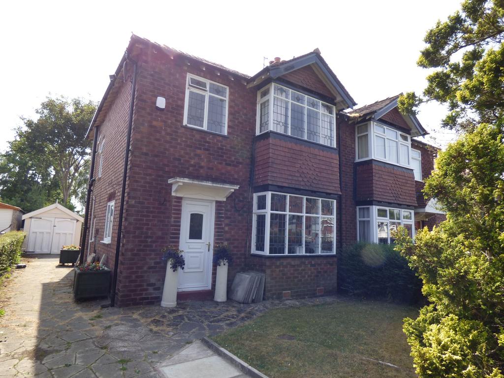 Chatsworth Road, Hazel Grove... 3 bed semidetached house £1,200 pcm