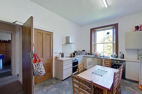 4 bedroom flat to rent, (3f2) Warrender Park Road, Marchmont, Edinburgh, EH9