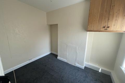 2 bedroom terraced house to rent, Hull HU8