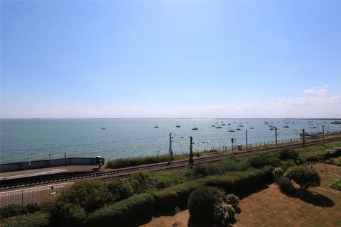 2 bedroom penthouse to rent - Undercliff Gardens, Leigh-on-Sea, Essex, SS9