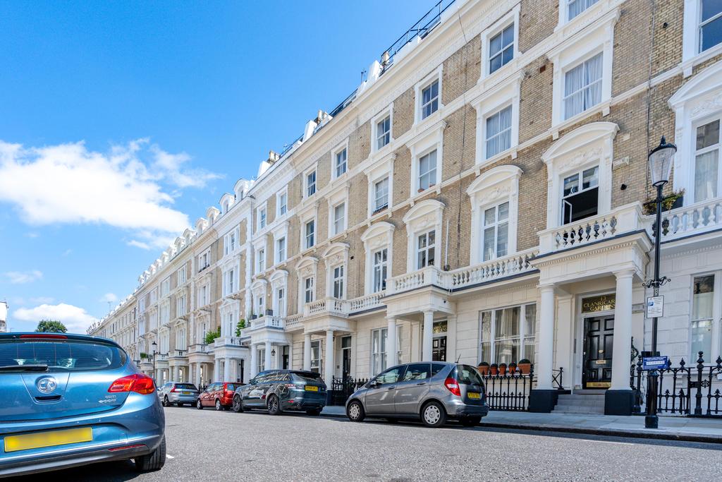 Clanricarde Gardens, Notting Hill, W2 2 bed apartment - £2,817 pcm (£ ...