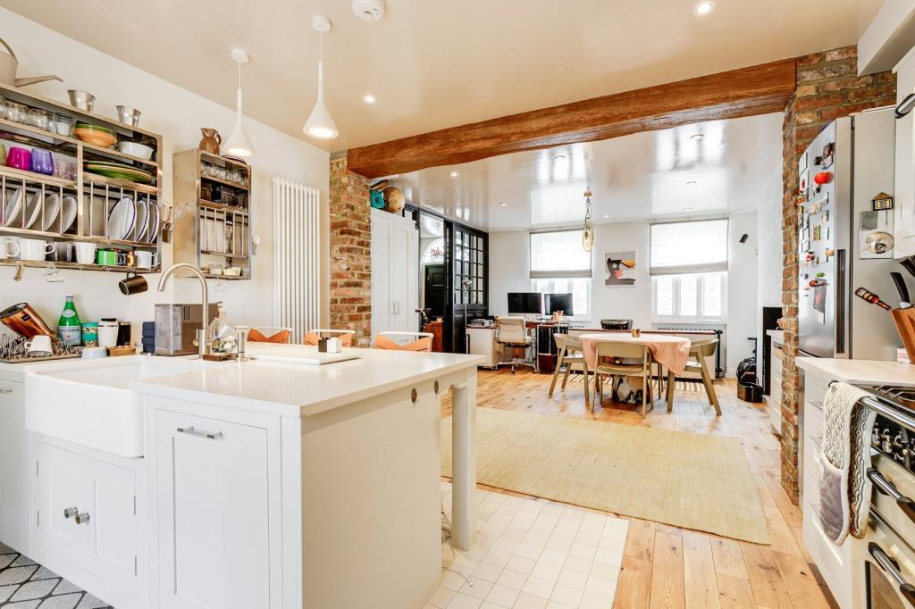 Thornhill Road, Islington, London, N1 2 bed terraced house for sale £