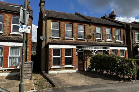 2 bedroom semi-detached house to rent, CHAFFINCH ROAD, BECKENHAM, BR3 4LT