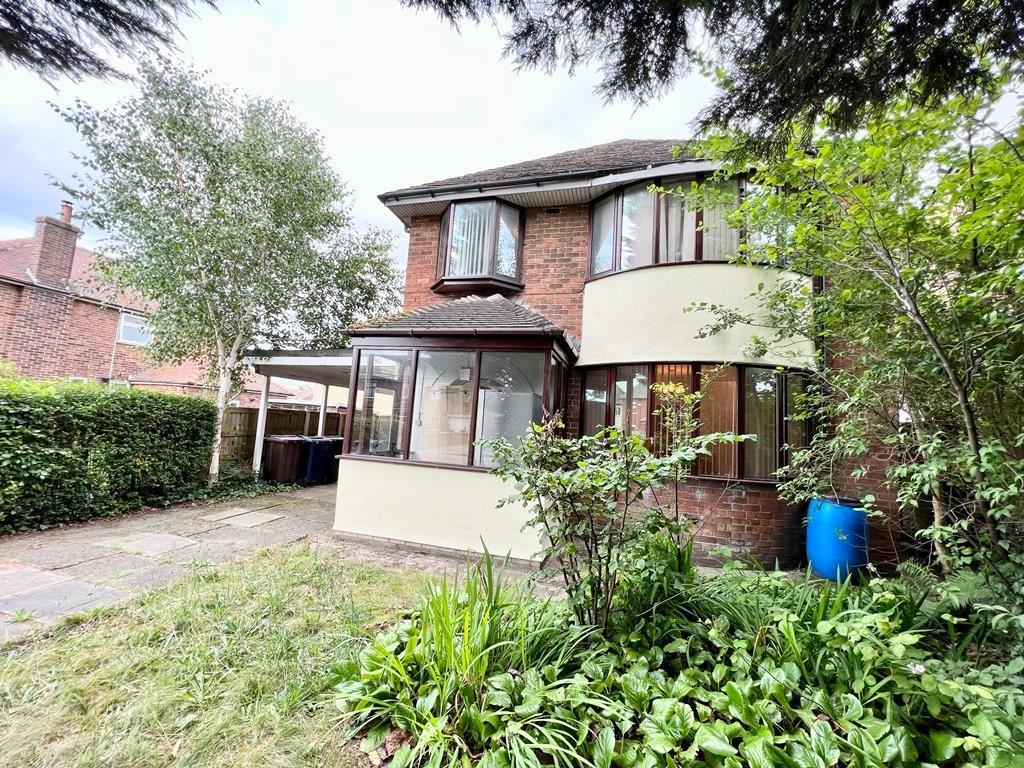 Liverpool Road South, Burscough... 4 bed detached house £200,000