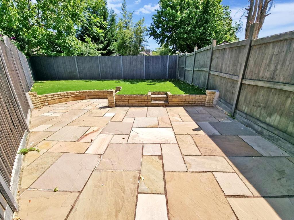 Lavender Road, Carshalton, Surrey 2 bed apartment £350,000