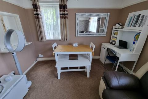 18 Lavender Road, Carshalton, SM5 3EF