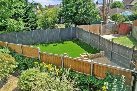 18 Lavender Road, Carshalton, SM5 3EF