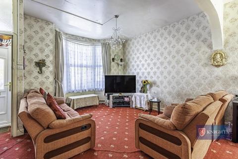 3 bedroom terraced house for sale, Bromley road, London, N17