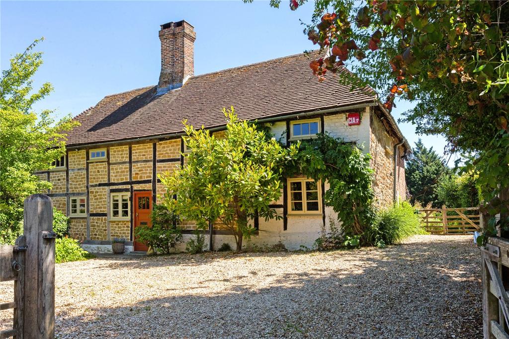 The Street, Sutton, Pulborough, West... 4 bed detached house £1,295,000