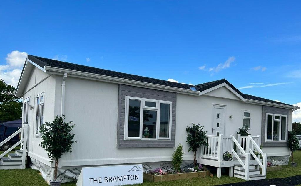 Swanage, Dorset, BH19 2 bed park home for sale £335,000