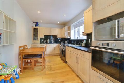 20 Whitewebbs Way, Orpington, BR5 2TJ