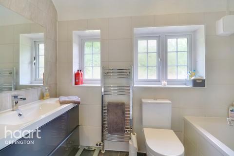 20 Whitewebbs Way, Orpington, BR5 2TJ