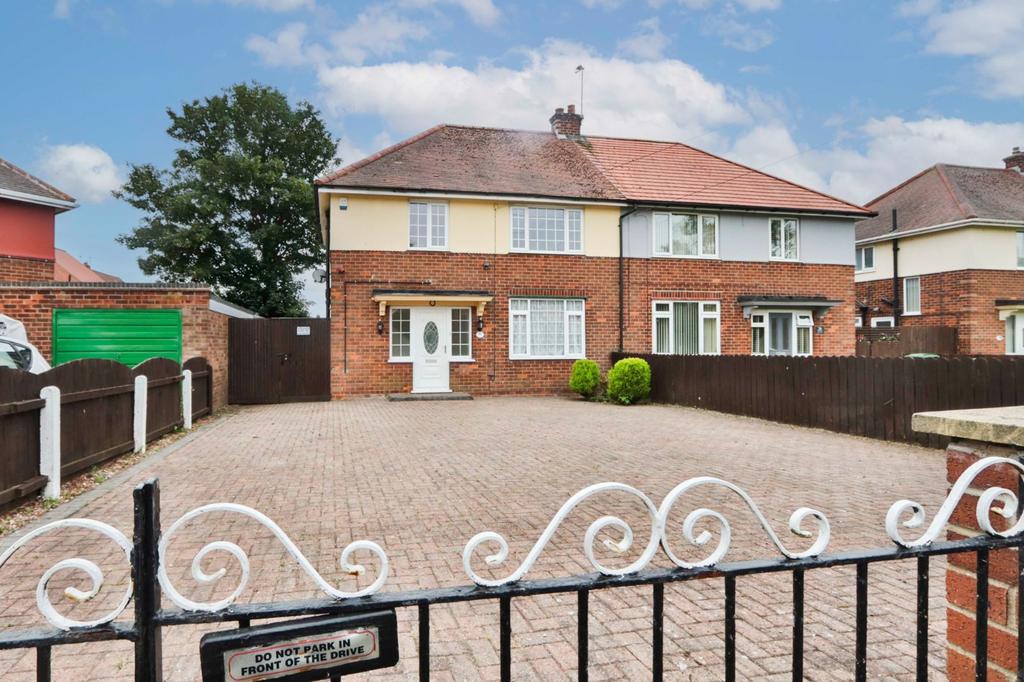 Westlands Road, Hedon, Hull, East 3 bed semidetached house £160,000