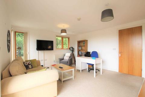 2 bedroom flat for sale - Grovehill Close, Emmer Green