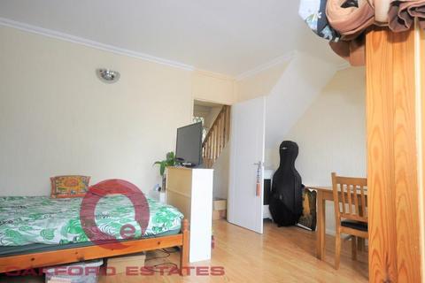 3 bedroom flat to rent, Plender Street, Camden NW1